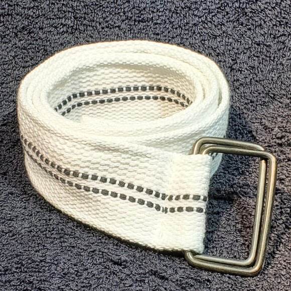 O-RING WOVEN BELT..WHITE WITH DASHED LINE BLACK STRIPES LENGTH 44 INCHES..NWOT - Picture 1 of 1